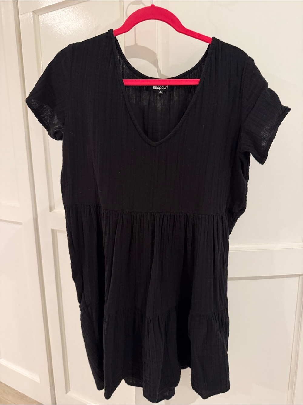 Rip Curl Black V-Neck Short Sleeve Tiered Tunic